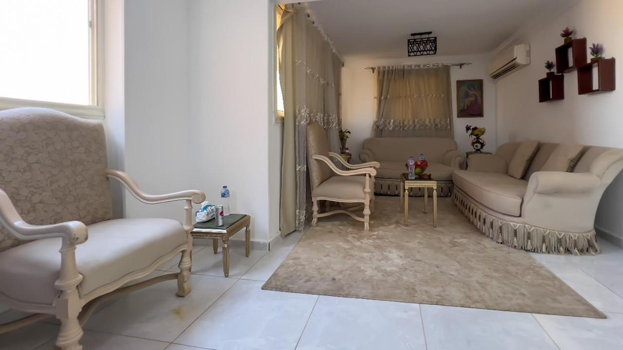 الجيزه هرم شارع ابو الهول السياحي Cairo